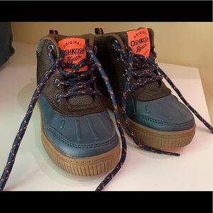 Osh kosh boys boots size 8